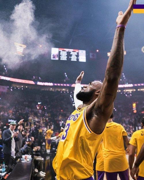 常青树!詹姆斯保罗洛瑞三人同时征战第20+赛季 联盟历史首次