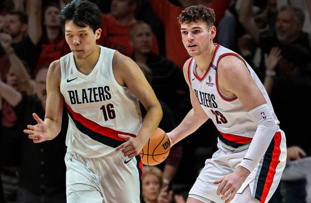 15分11板!拓记晒克林根昨日数据:绝对是球队首发中锋 毫无悬念