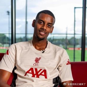 斯洛特:伊萨克体能接近应有水平,如今可以公平地评价他