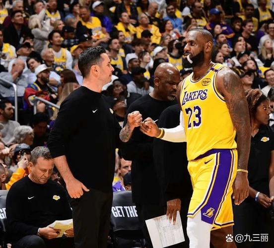 雷迪什:詹姆斯很接地气 和他相处很舒服 他和大多数队友都很亲近