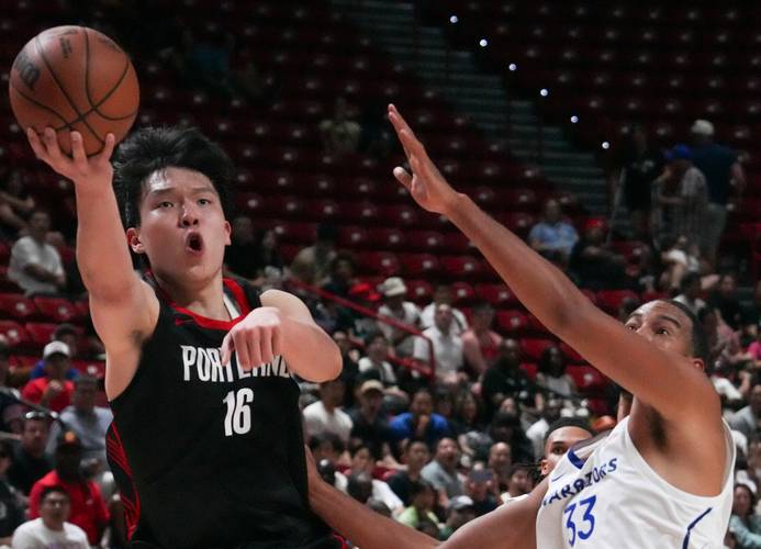 杨瀚森常规赛首秀面对森林狼&戈贝尔 能打出怎样的表现🤔?