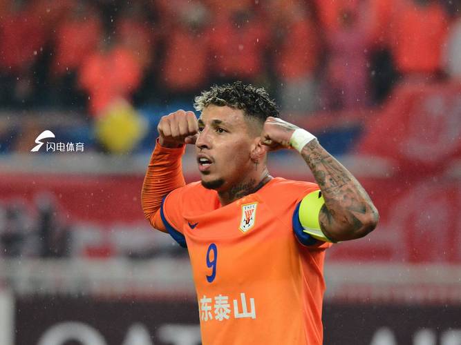 半场-浙江暂1-1泰山 瓦科造点+失点 洛佩斯失误黄政宇卡列洛破门