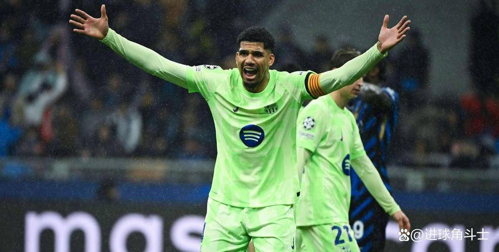 绝杀!阿劳霍:弗里克问我能否踢前锋,我说我上场就能进球