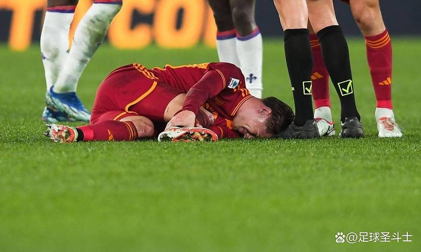 记者:奇克肌肉疲劳将接受检查,可能无法首发出战佛罗伦萨