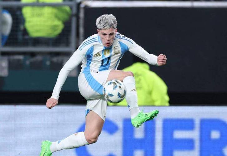 克劳奇:内托肯定对加纳乔感到非常沮丧,他的传中没有得到接应