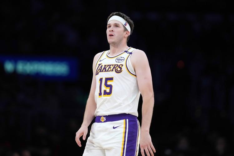 名记:里夫斯续约可能性为零 他下赛季可能会获得超过4000万报价