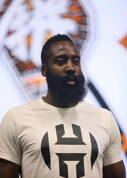 夏天歇大了?哈登季前赛场均6分7.7助3失误 命中率36.8%/10%/50%