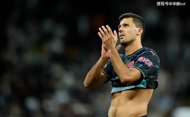 瓜帅:尼科来曼城后踢得越来越好,他和罗德里学习但更要做自己