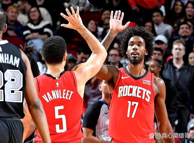 火记:火箭希望提前续约伊森并做了最后努力 但双方存在很大分歧
