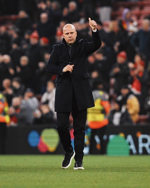 利物浦欧冠名单：维尔茨、伊萨克在列，赫拉芬贝赫因伤缺席