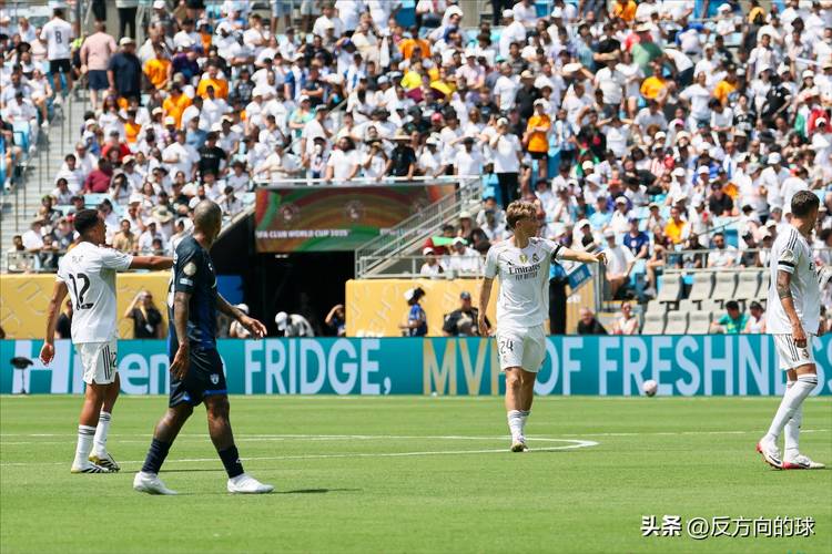 巴黎2025年欧冠取得12场胜利，追平皇马、拜仁并列单一自然年最多