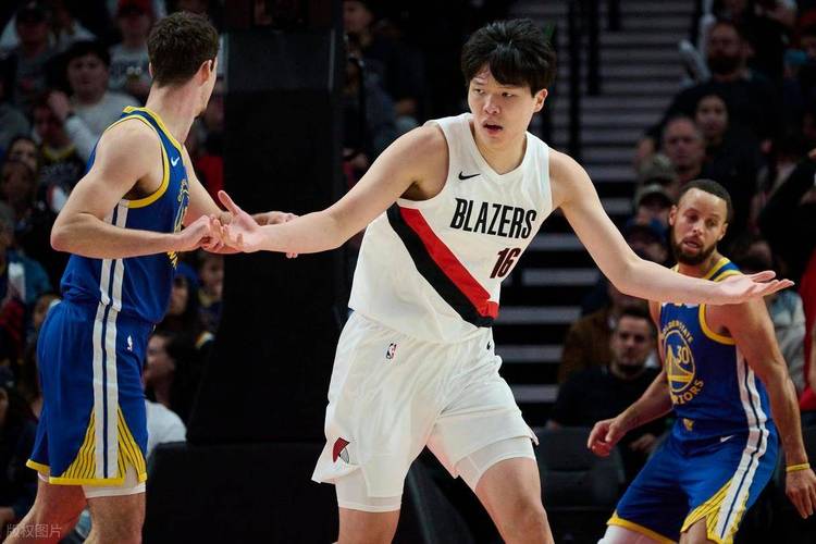 阿夫迪亚:我的中文正在进步 当杨瀚森挡拆时我总说“右手 右手”