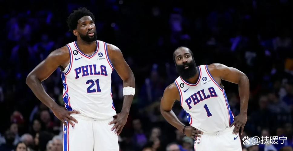 德里克-怀特:恩比德是联盟最好的大个子之一 需要团队合作限制他