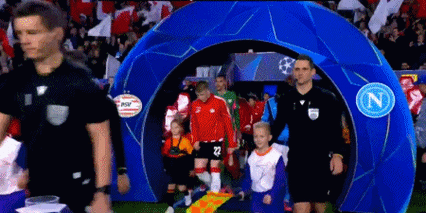 乌龙球!佩里西奇传中造布翁乔尔诺头球乌龙,埃因霍温4分钟扳平