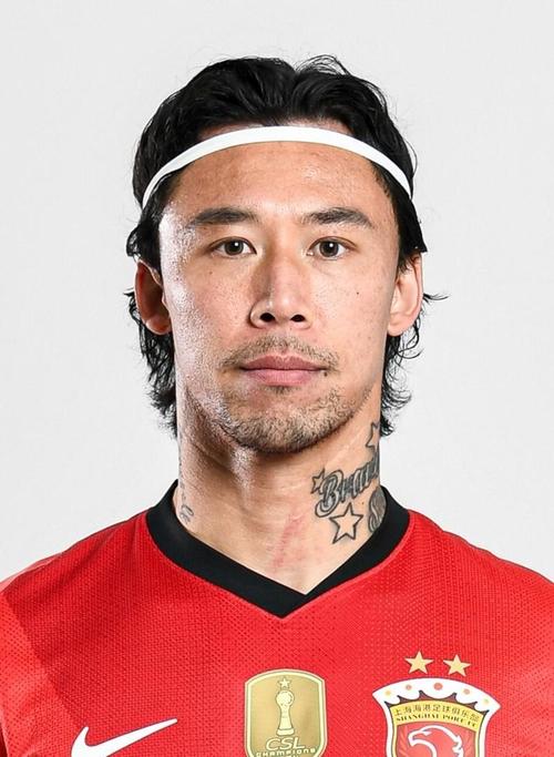 极限！张琳芃门线上头球后仰解围，海港逃过一劫