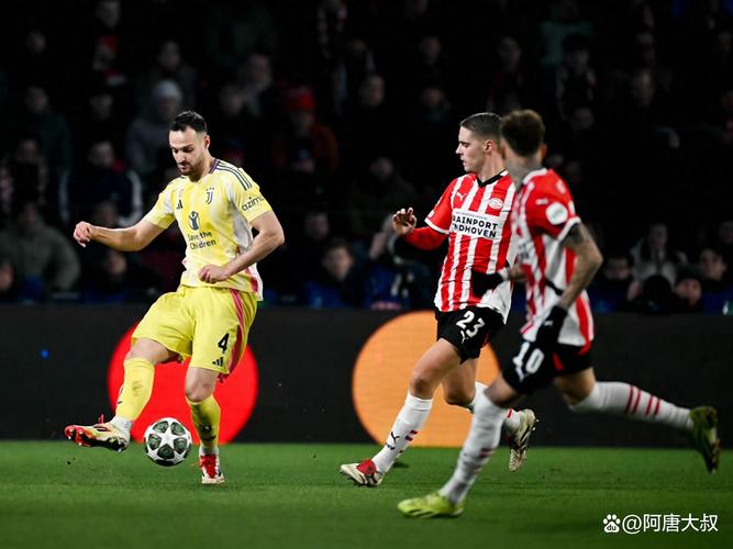 米体：180名那不勒斯球迷在埃因霍温被捕，本场欧冠被视为高风险