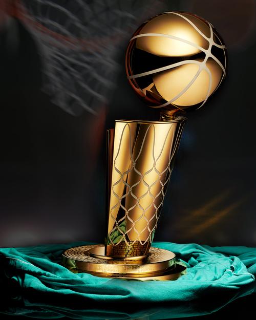 听劝！NBA新赛季总决赛将带回中圈冠军奖杯涂装 上次还是2009年