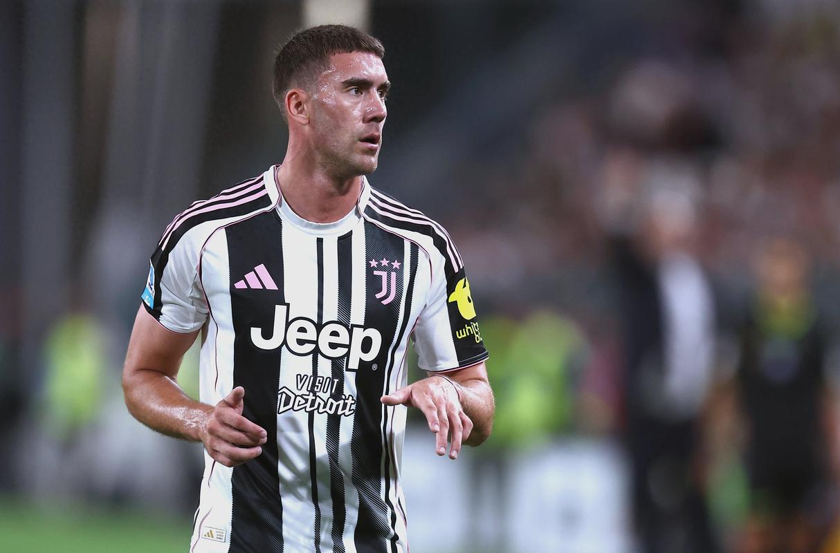 弗拉霍维奇：今晚可能想着错失的那个进球 未来问题？没给我压力