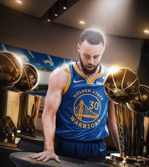 库里:库明加接受了防守东契奇的挑战 他打出了有影响力的表现