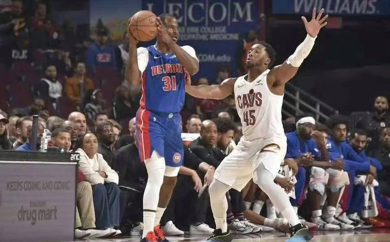 骑士客战尼克斯！队记：亨特因膝盖挫伤缺阵