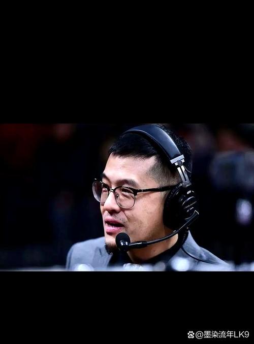 杨毅：目前这么多人说小杨但没说透的 现在前线记者未经严格训练