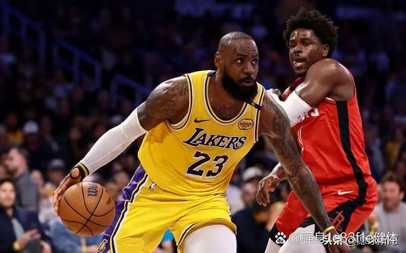 队记:明天主场揭幕战对阵太阳 快船全员健康都可以出战