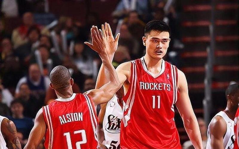 火记:姚明现身休斯敦 他将会亮相球队今日主场揭幕战!