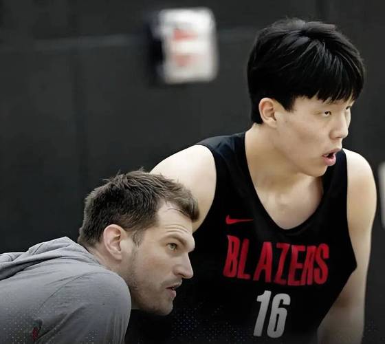 杨瀚森谈斯普利特:非常好的教练&很细心 我就是按照他的指导努力