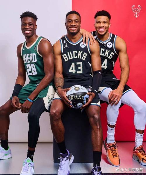 美记：科菲和小杰克逊赢得雄鹿最后两个名额 老里欣赏后者的态度