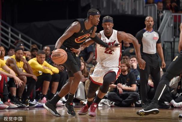 哈克斯：我喜欢球队快速进攻打法这很有趣 今天胜利是我们应得的