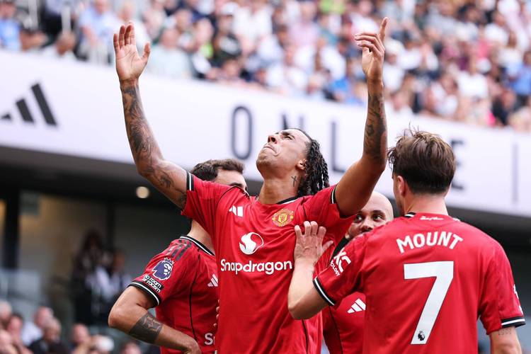 队长！太阳报：同为葡语球员，B费帮助库尼亚适应压力并加练默契