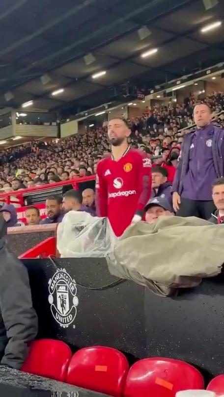 百看不厌！英超官推晒B费的大师级漏球😮‍💨