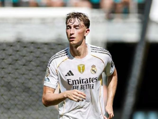 疯狂樱桃！伯恩茅斯夏窗防线全拆 新赛季9轮后联赛第2只输利物浦