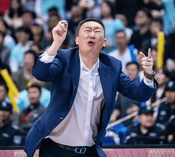 刘维伟真诚鼓励杨瀚森：未来的路不会顺利 向前跑 迎着冷眼和嘲笑