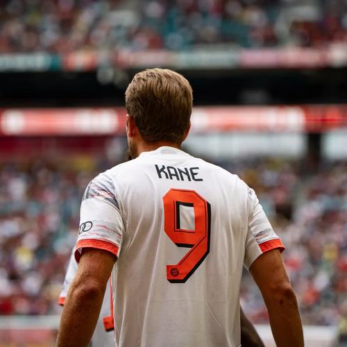 弗罗因德:目标尽快续约整个教练团队 乌尔比希有完美的平台