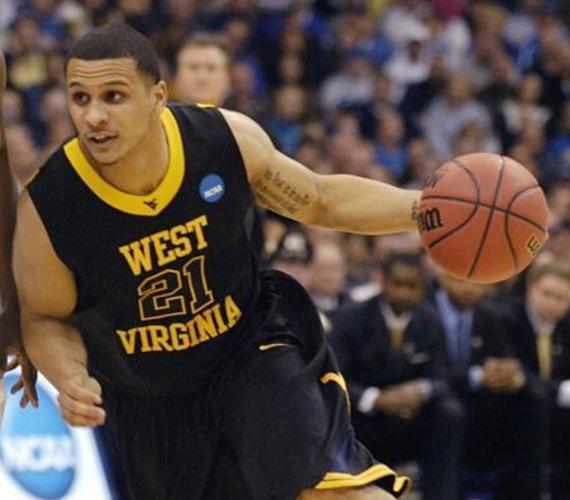 马祖拉：下半场成功遏制对手进攻波 减少失误阻止他们上罚球线