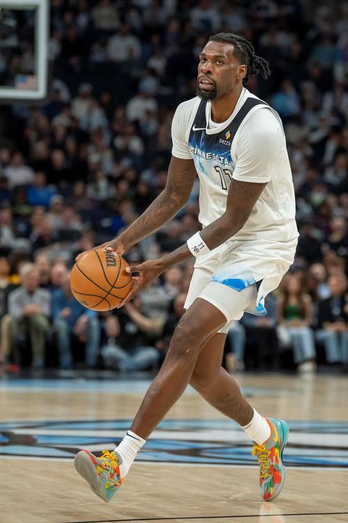 很高效但不够！里德11中7得18分7板2助1断1帽 三分5中2