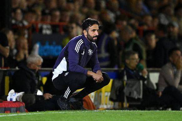 TA：外界对阿莫林343阵型的批评声渐渐平息，曼联打法变得更直接