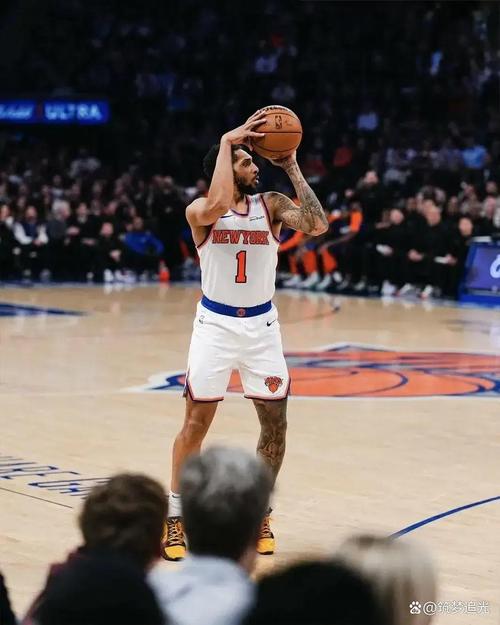 投篮靠谱！4号秀克尼佩尔5记三分球拿下19分3板4助1断