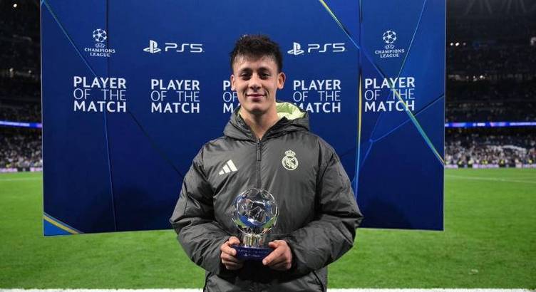 击败贝林厄姆等人!官方:居莱尔被票选为皇马10月最佳球员