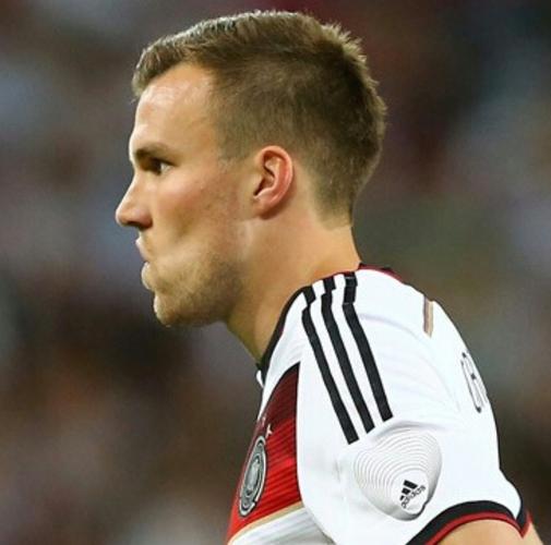 37岁继续踢!“大十字”格罗斯克洛伊茨签约德国第7级别联赛球队