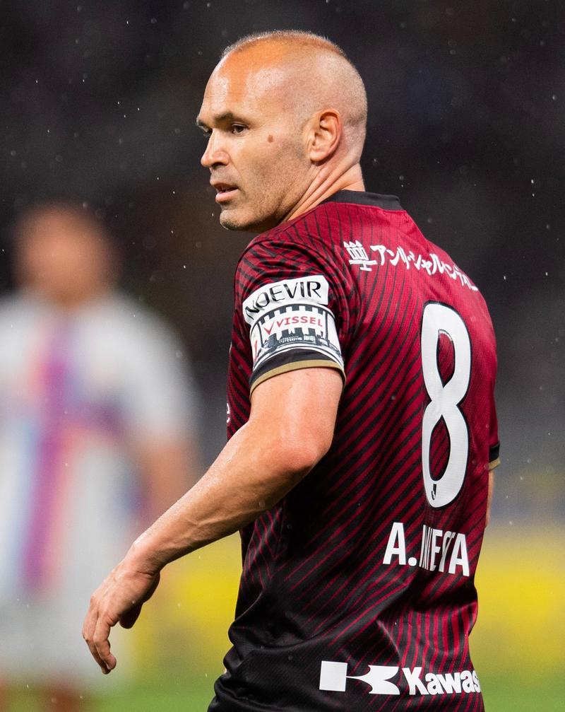 伊涅斯塔：日本足球赢得了很多国家尊重，期待他们世界杯上的表现