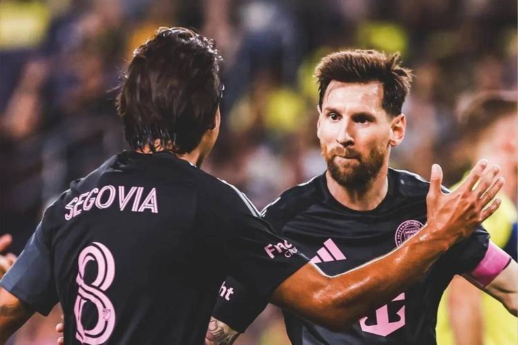 IFFHS评2025最佳进攻组织者候选：梅西领衔，佩德里、维尔茨在列