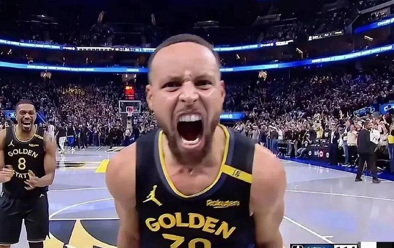 库里:罗林斯这场打得无所畏惧 我为他高兴 同时也有点不爽