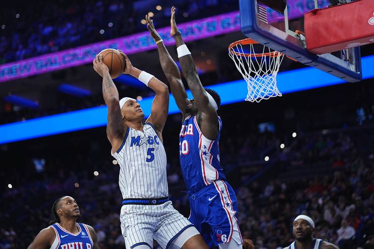 76人队球员万圣节派对造型！马克西模仿艾弗森 麦凯恩卖萌