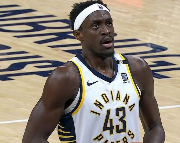 频频杀伤!西亚卡姆首节5中3拿到12分3板 罚球8中5