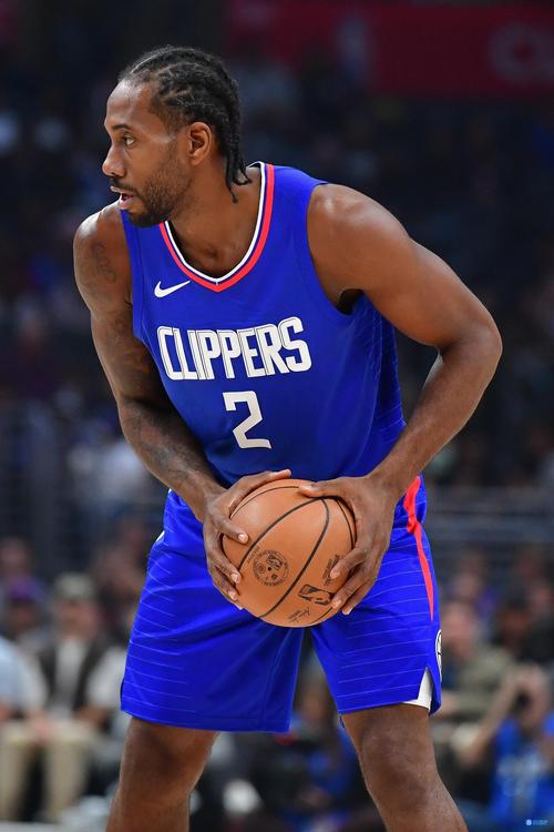 压哨绝杀！比尔：莱昂纳德投出了一个不可思议的投篮