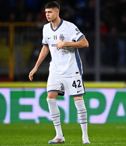 官方：国米外租小将斯坦科维奇，当选比甲10月最佳球员