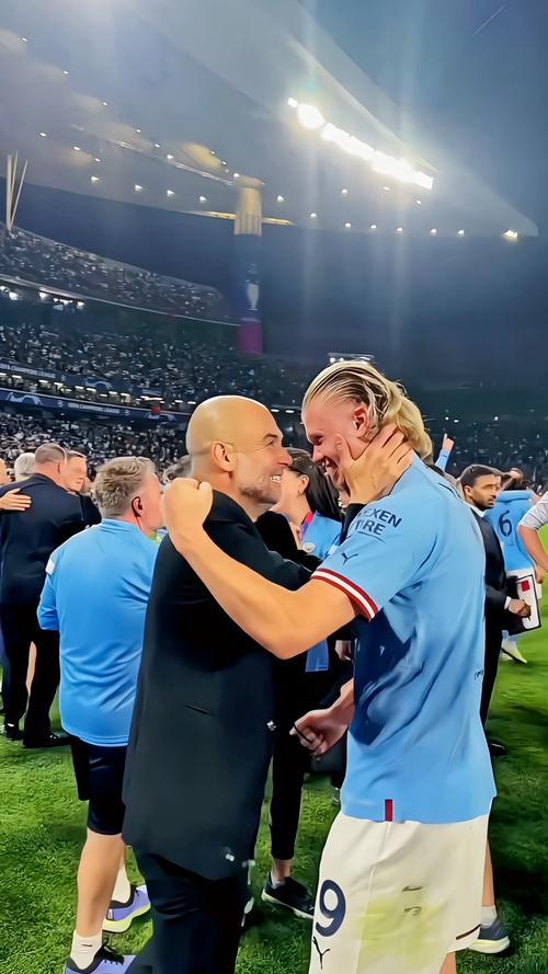 谢尔基社媒晒与哈兰德合影：重要的一周前，一场重要的胜利