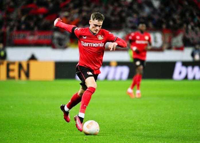 今日趣图：土豆～维尔茨 躲避对抗，把球踢的无影无踪，丢失球权